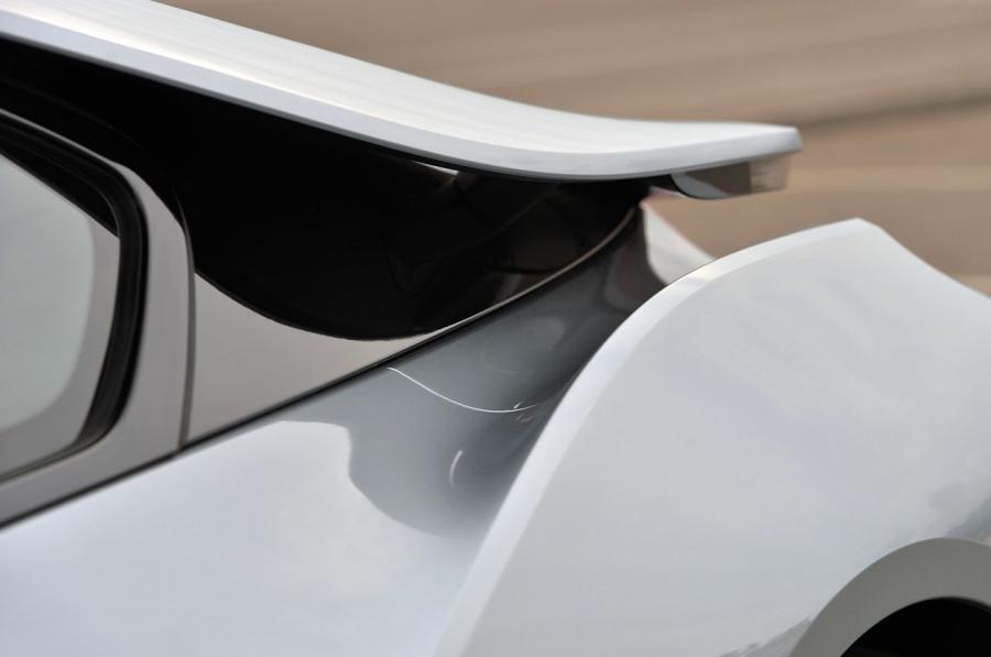  BMW i8 2014 года  (фото 136 из 180)